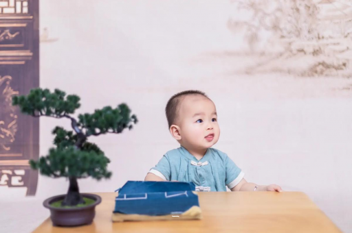 咸宁二个月宝宝做哪些训练